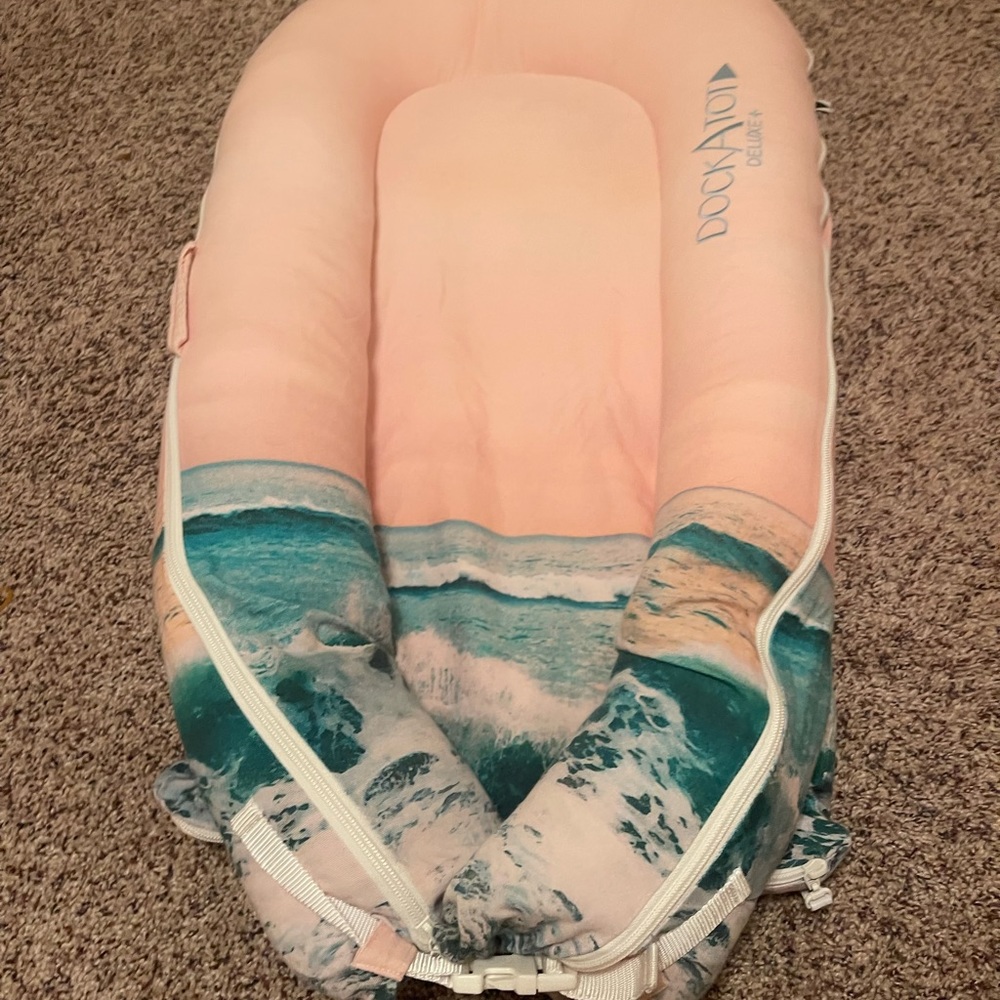 Limited edition beach theme dockatot deluxe +